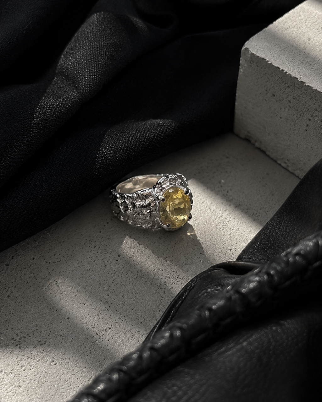 SAGA Citrine ring
