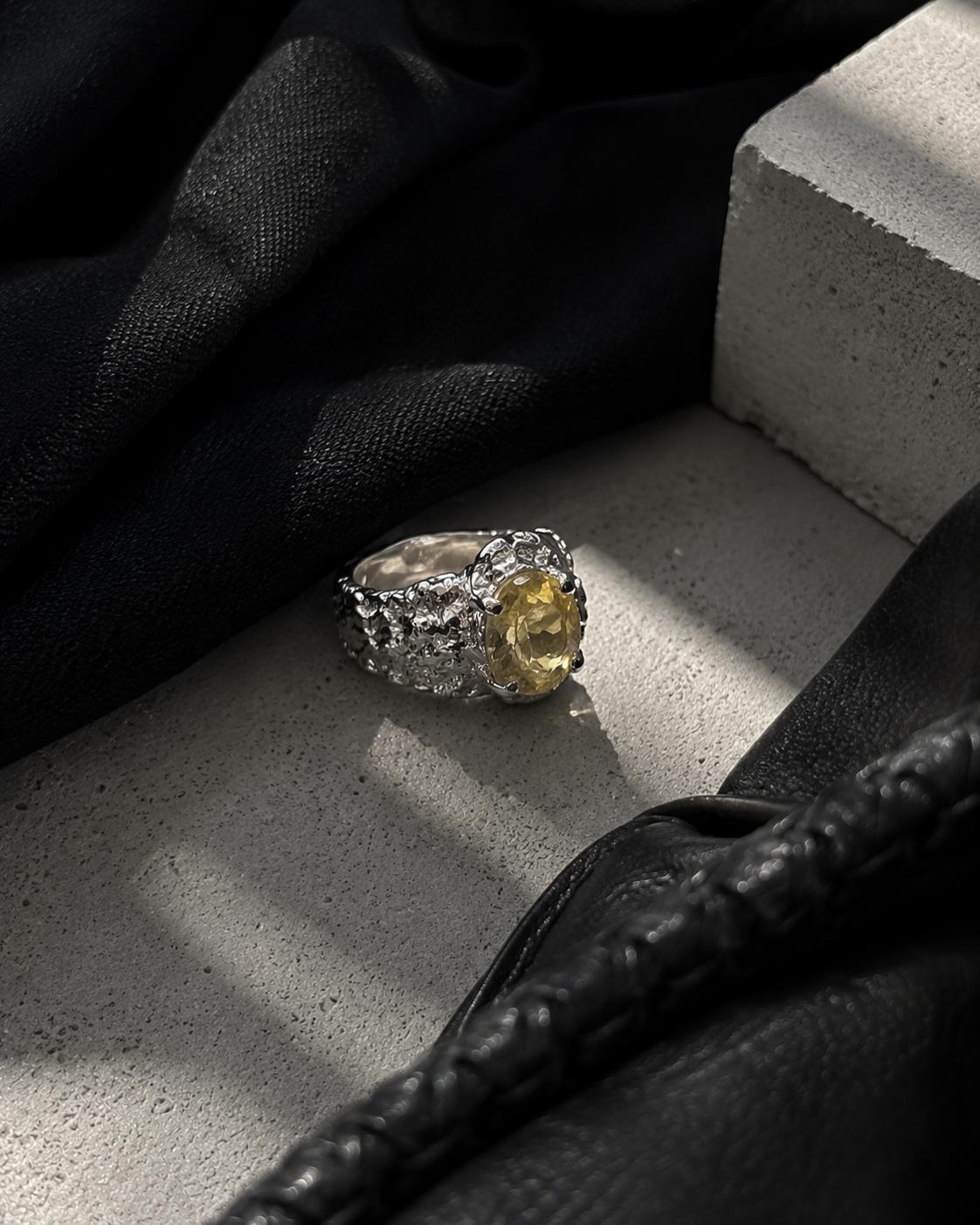 SAGA Citrine ring