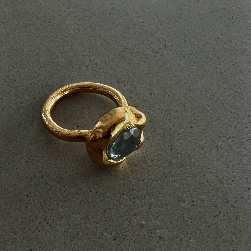 AMBRA Ring With Blue Topaz