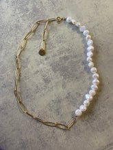 Load image into Gallery viewer, Necklace INLOVE WITH PEARLS