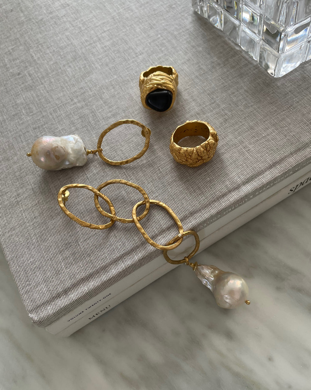 Earrings with pearls BLIND DATE