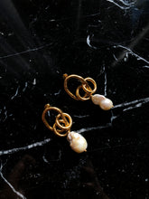 Load image into Gallery viewer, Earrings WITH PEARLS
