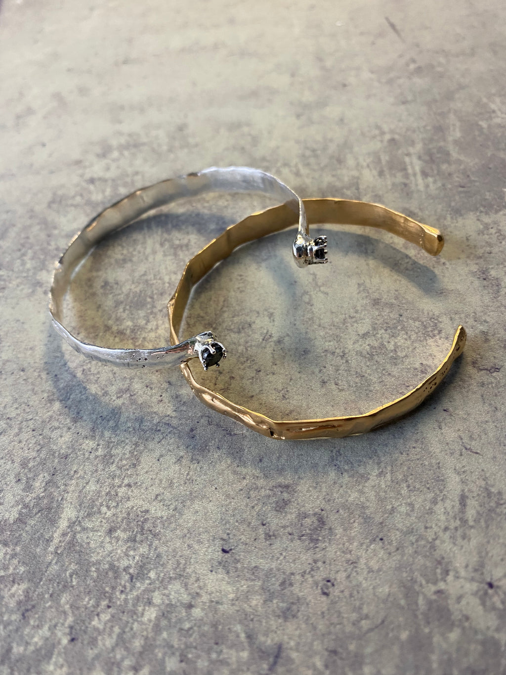 The Set of 2 Bracelets LOVING SMILE